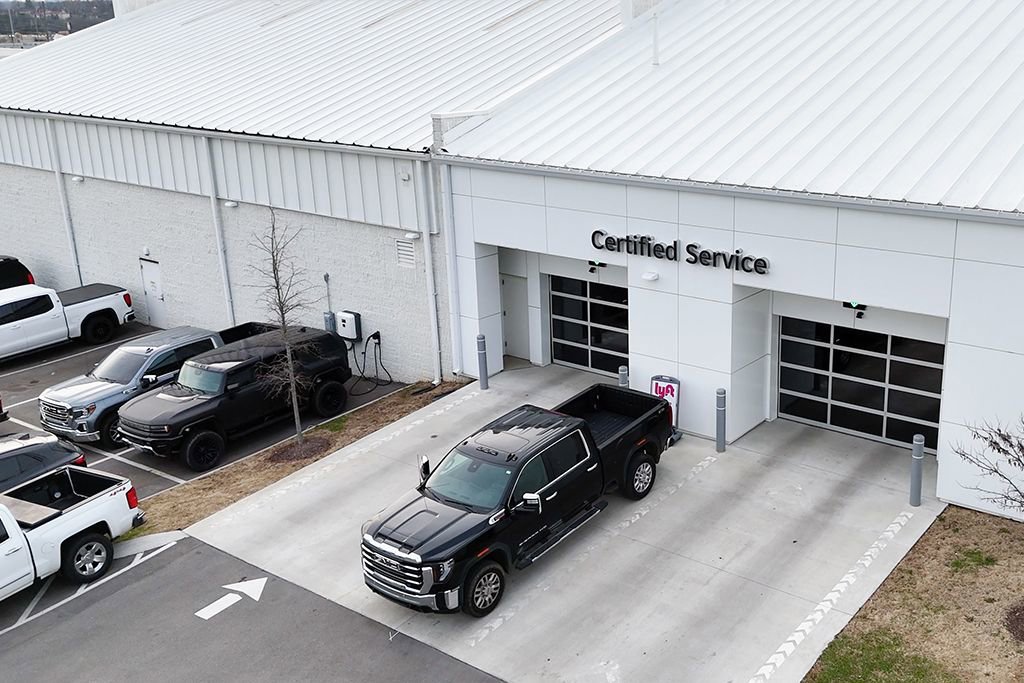 Used 2021 GMC Yukon Denali w/ Denali Premium Package image 8