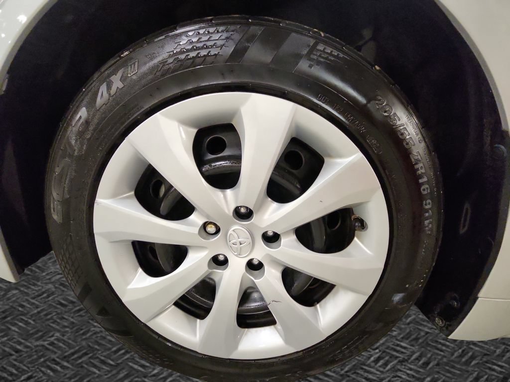 Used 2023 Toyota Corolla LE FWD image 13