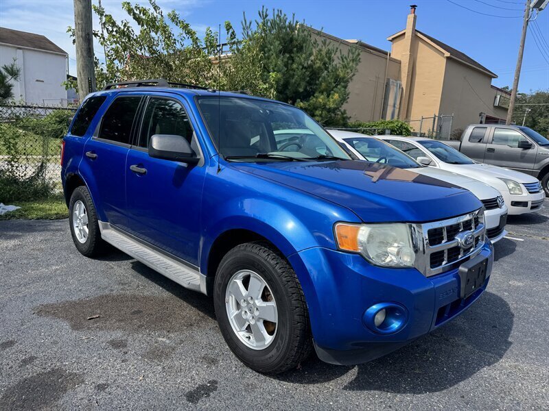 Used 2011 Ford Escape XLT w/ 202A Rapid Spec Order Code FWD image 2