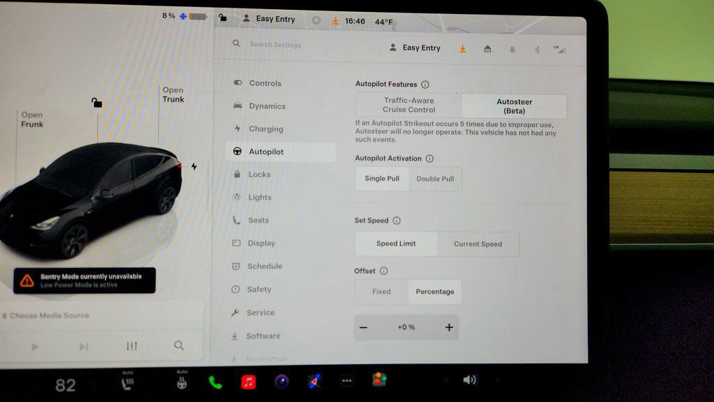 Used 2025 Tesla Model Y Long Range AWD/4WD image 18