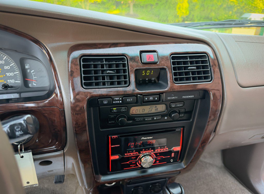 Used 2002 Toyota 4Runner Limited AWD/4WD image 24