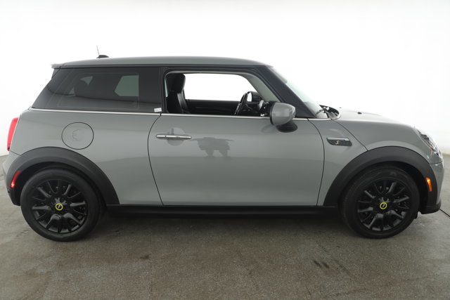 Used 2023 MINI Cooper SE image 4