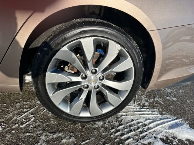 Used 2018 Chevrolet Malibu Premier w/ Premier Sun and Wheel Package image 25