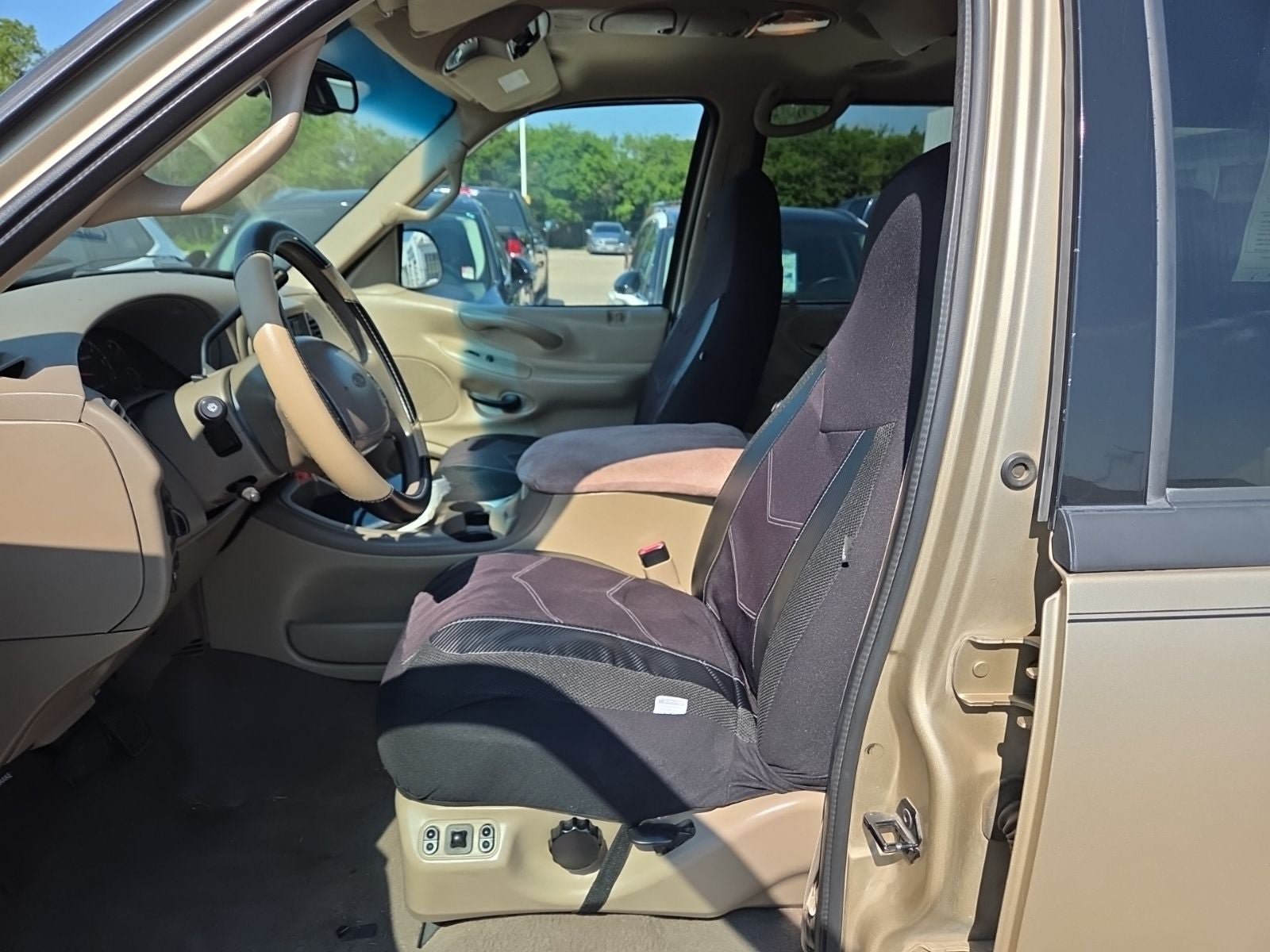 Used 2000 Ford Expedition XLT AWD/4WD image 8