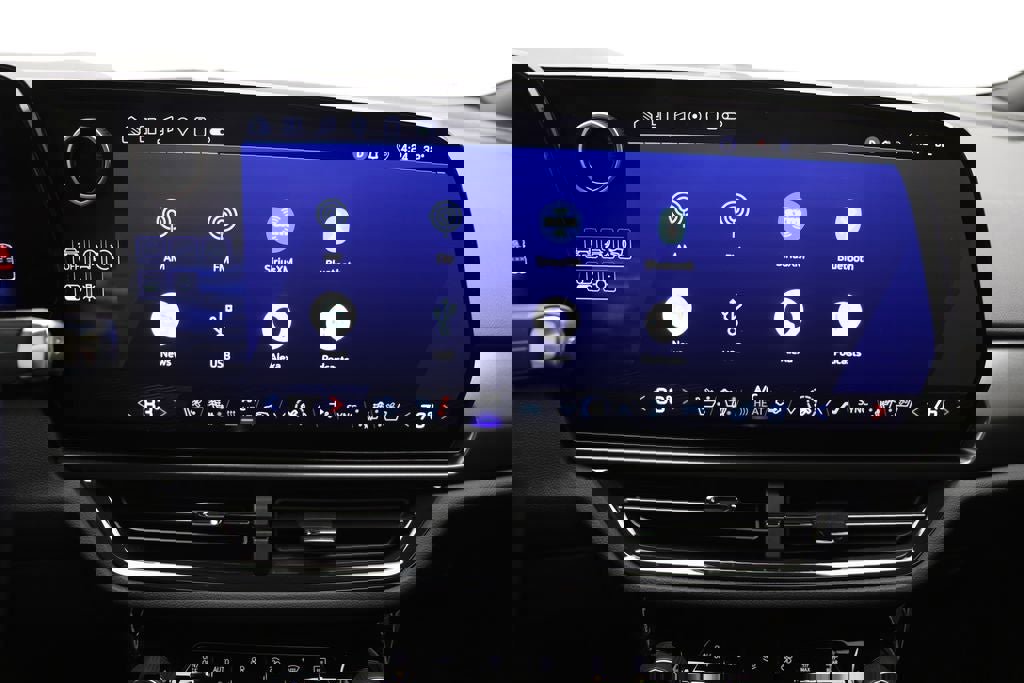 Used 2025 Chevrolet Equinox EV RS image 25