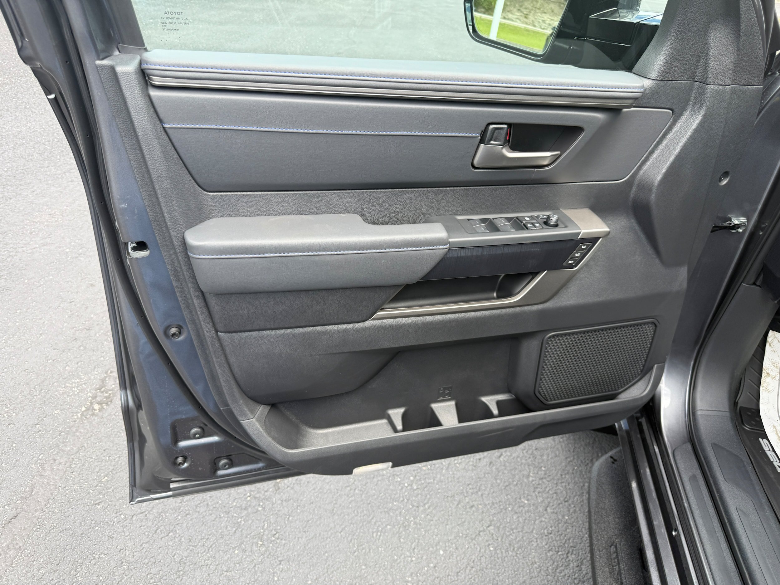 New 2026 Toyota Sequoia Platinum AWD/4WD image 15