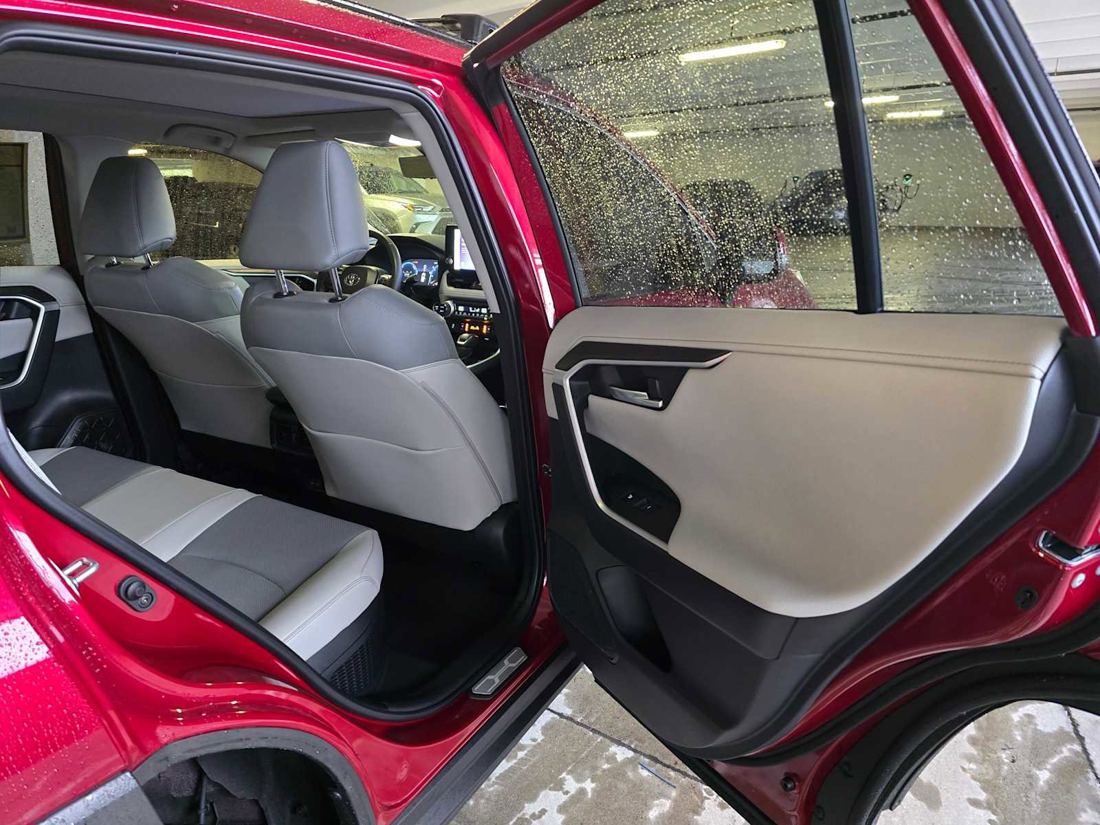 Used 2024 Toyota RAV4 Limited image 14