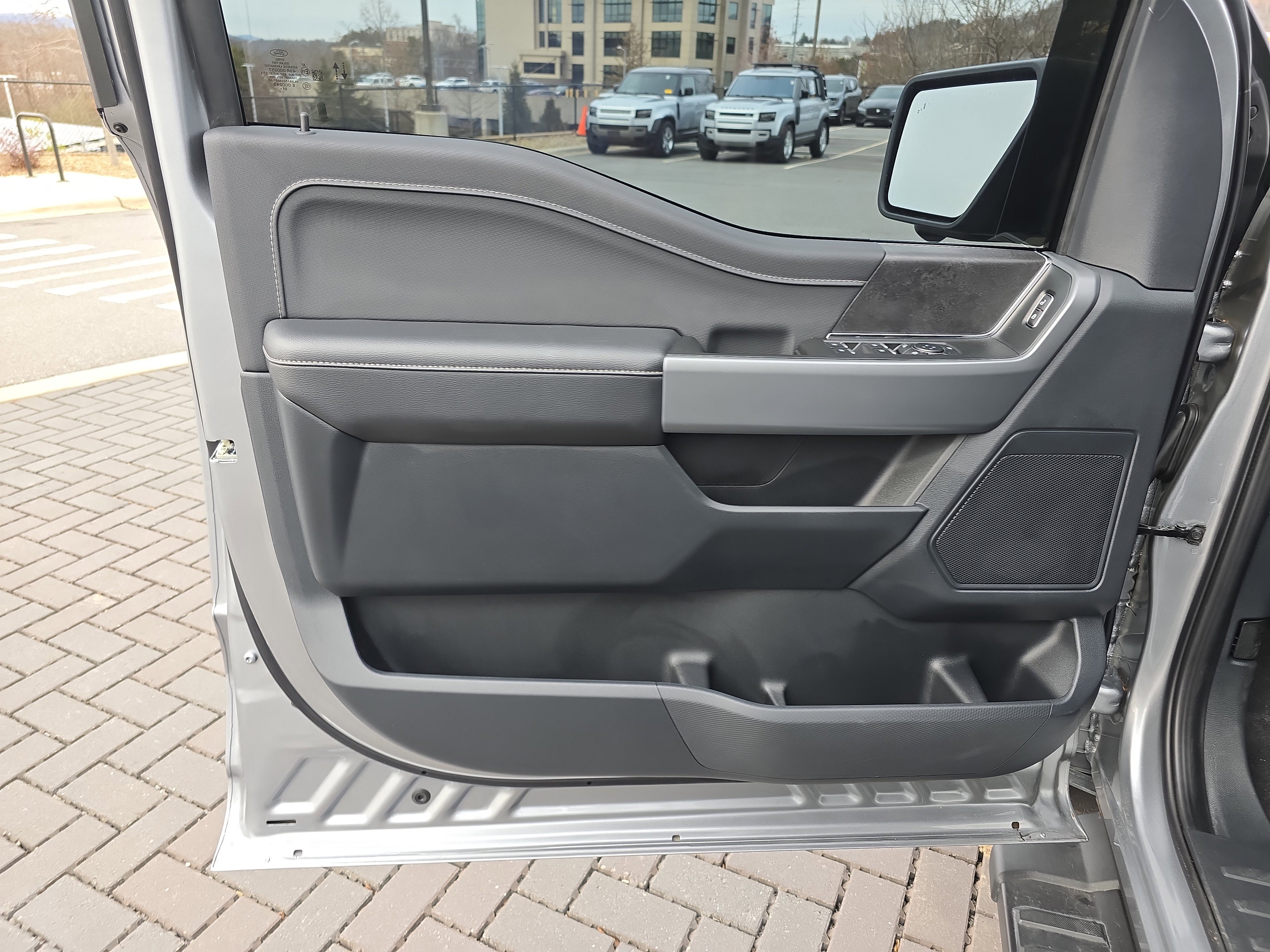 Used 2025 Ford F150 XLT w/ Equipment Group 302A MID image 19