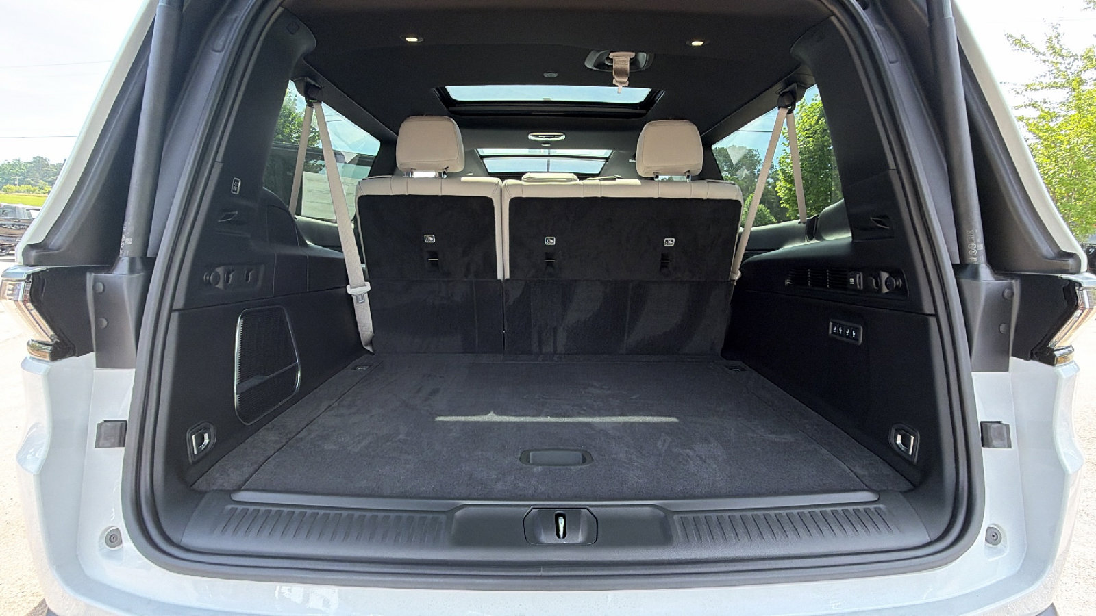 New 2026 Jeep Grand Wagoneer L 4WD image 12