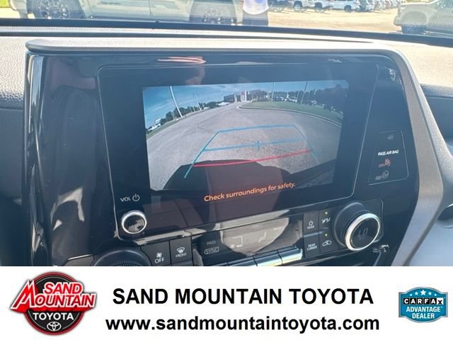 Used 2023 Toyota Highlander LE AWD/4WD image 24