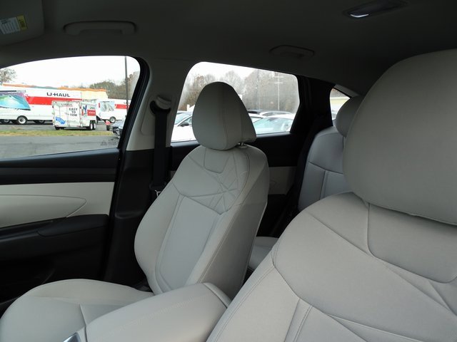 New 2026 Hyundai Tucson SE image 13