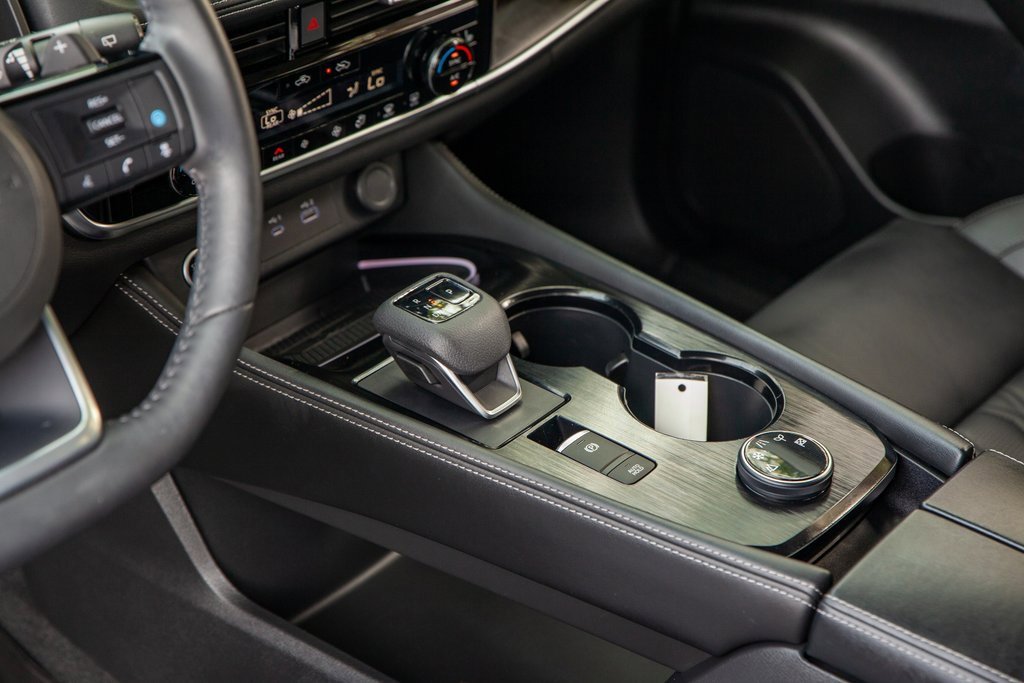 Used 2023 Nissan Rogue Platinum w/ Platinum Premium Package image 13