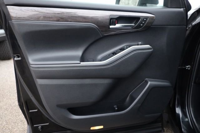 Used 2022 Toyota Highlander Limited image 20