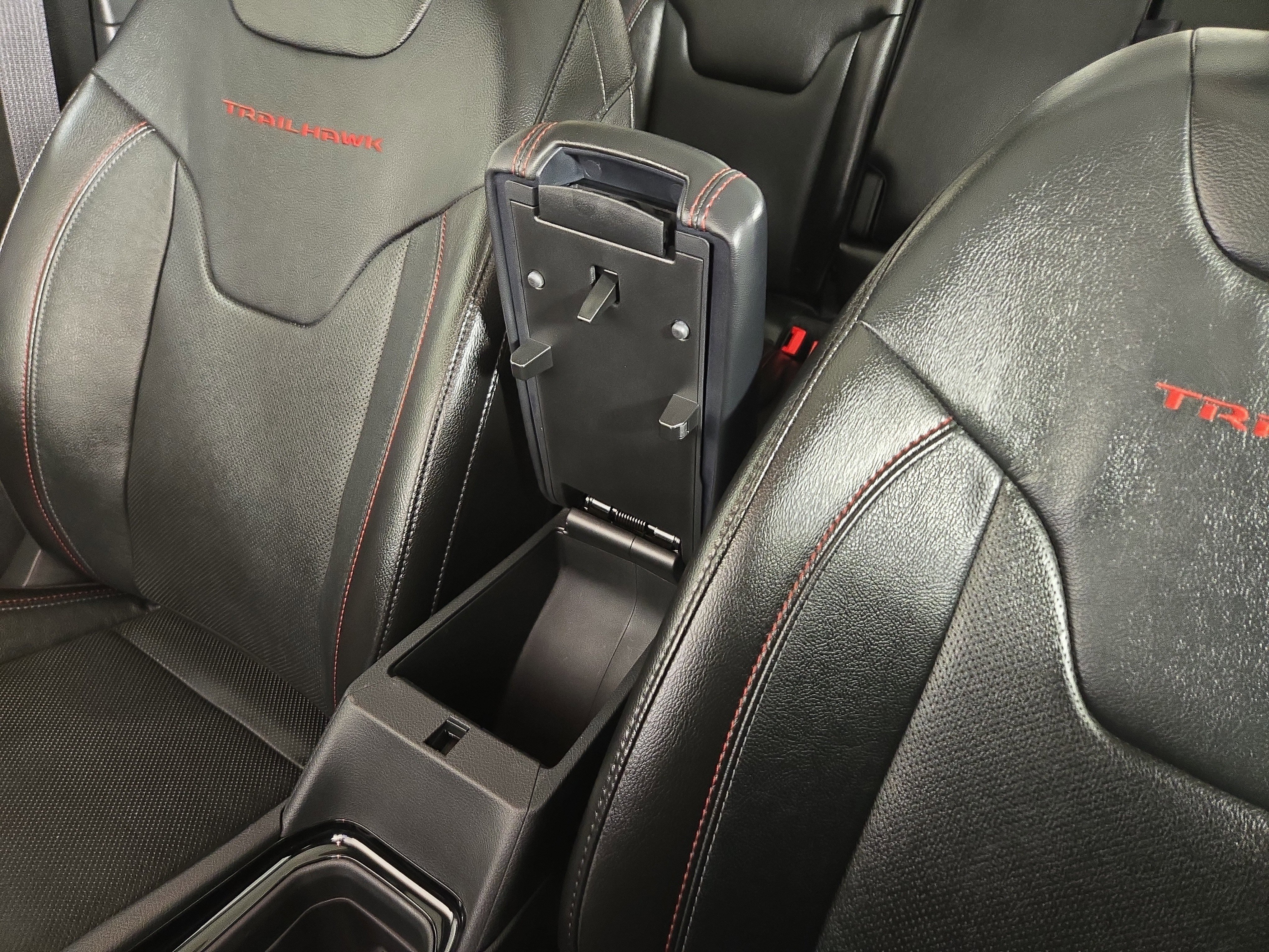 Used 2022 Jeep Compass Trailhawk w/ Trailhawk Elite Group image 27