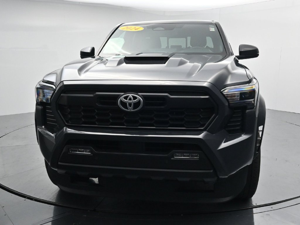 Used 2024 Toyota Tacoma TRD Sport w/ TRD Sport Upgrade Package AWD/4WD image 3