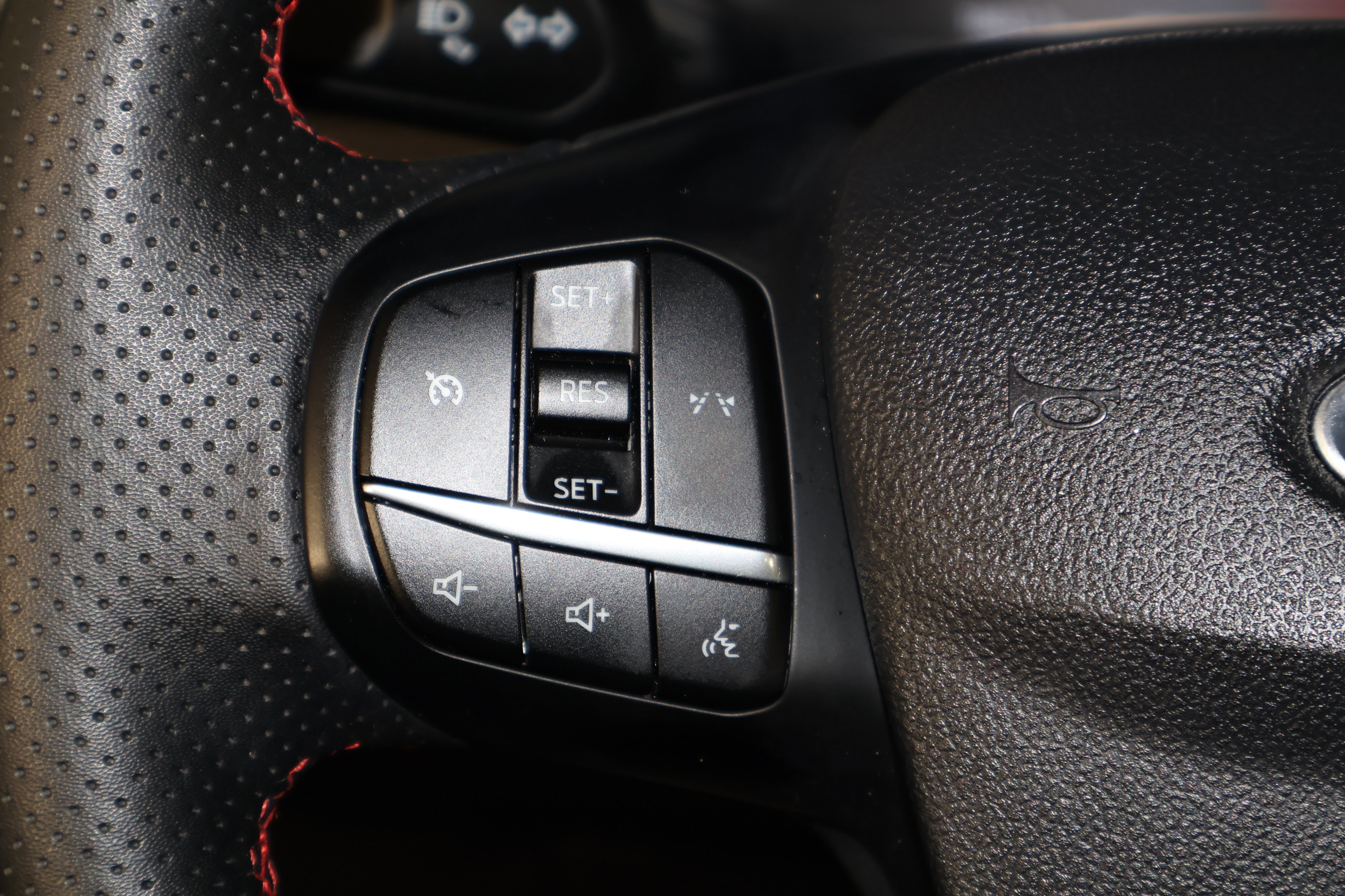 Used 2025 Ford Escape ST-Line Select image 20