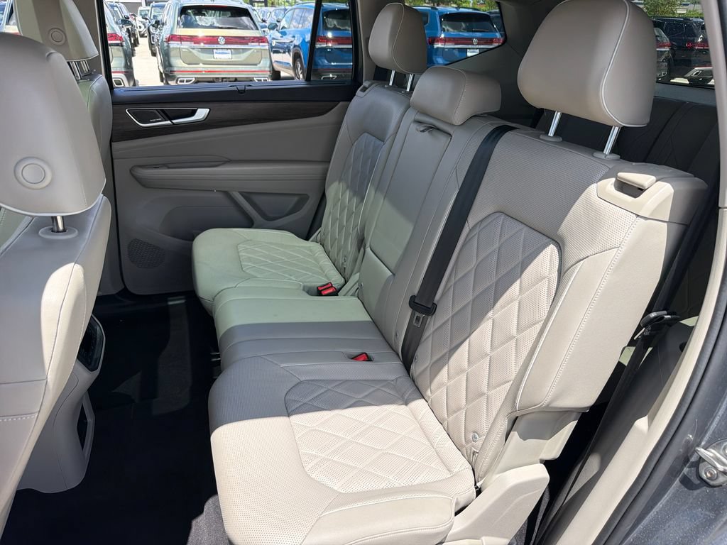 Certified 2024 Volkswagen Atlas SEL Premium R-Line AWD/4WD image 24
