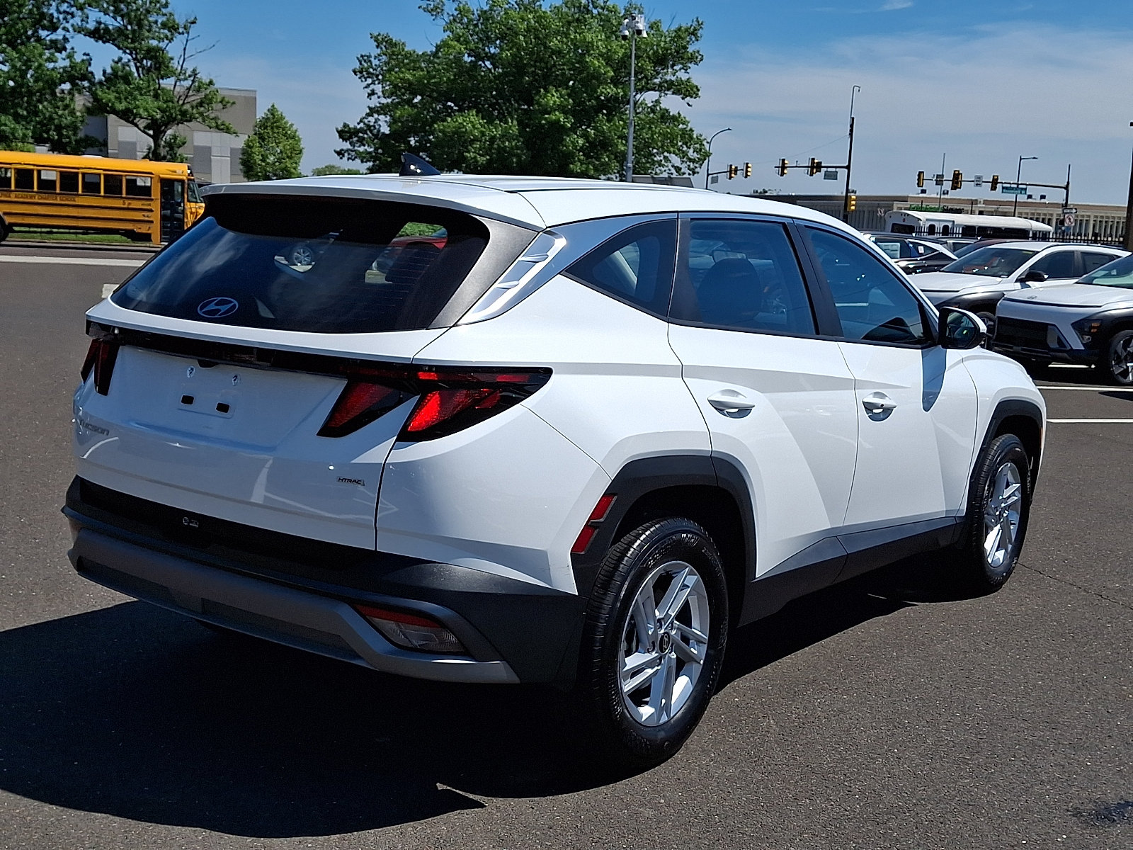 Certified 2025 Hyundai Tucson SE AWD/4WD image 6