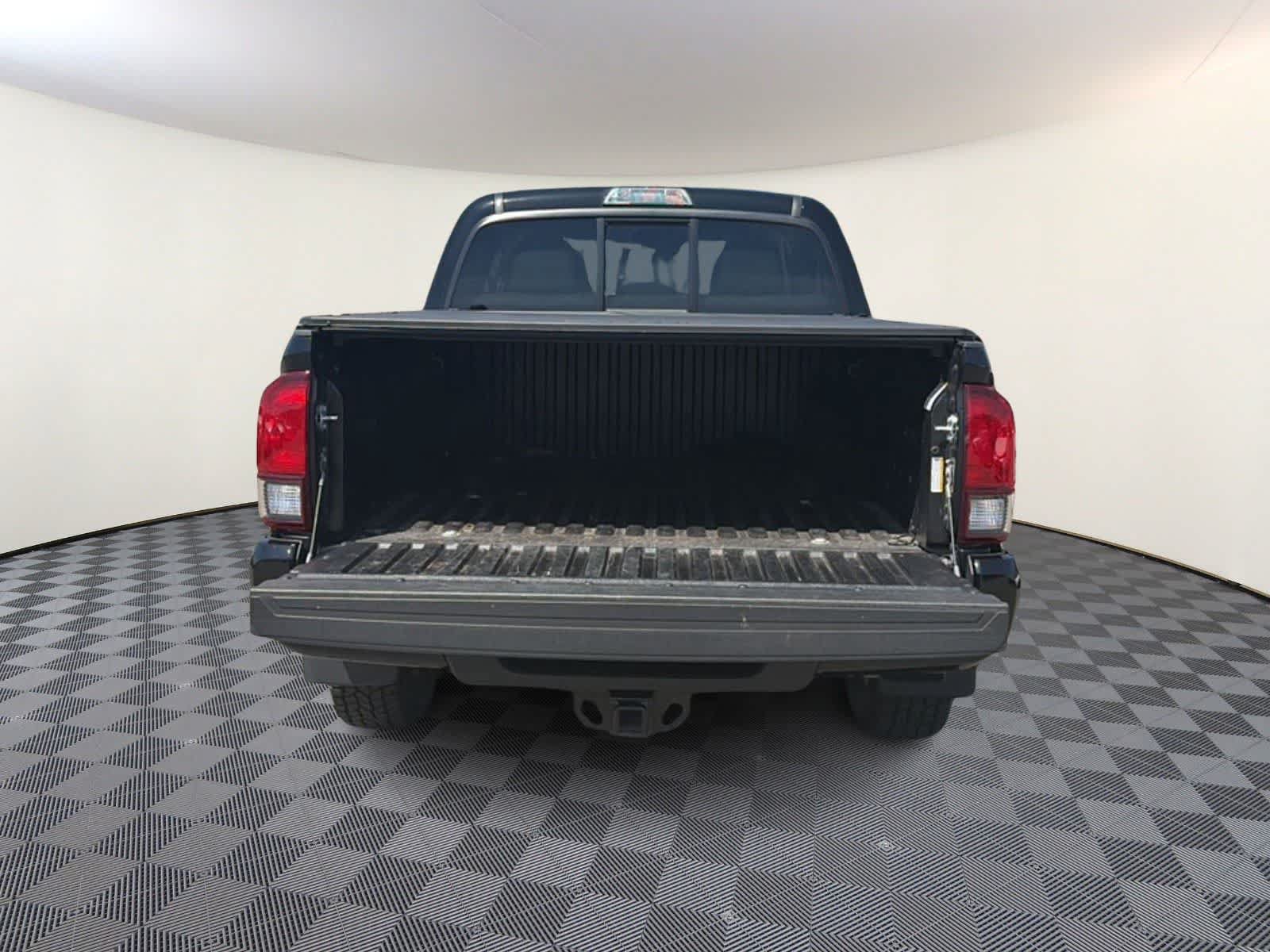 Used 2023 Toyota Tacoma SR AWD/4WD image 9