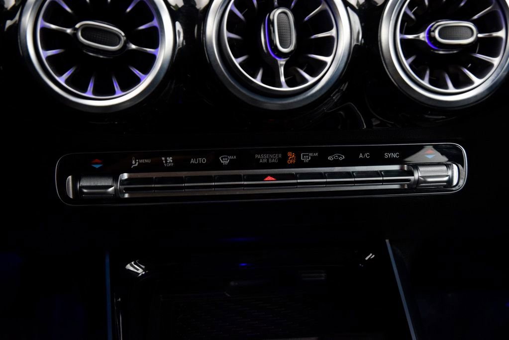 Certified 2025 Mercedes-Benz GLA 250 image 27