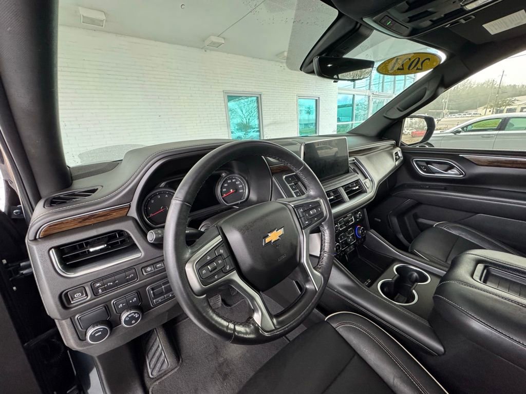 Used 2021 Chevrolet Suburban Premier w/ Premium Package RWD image 14