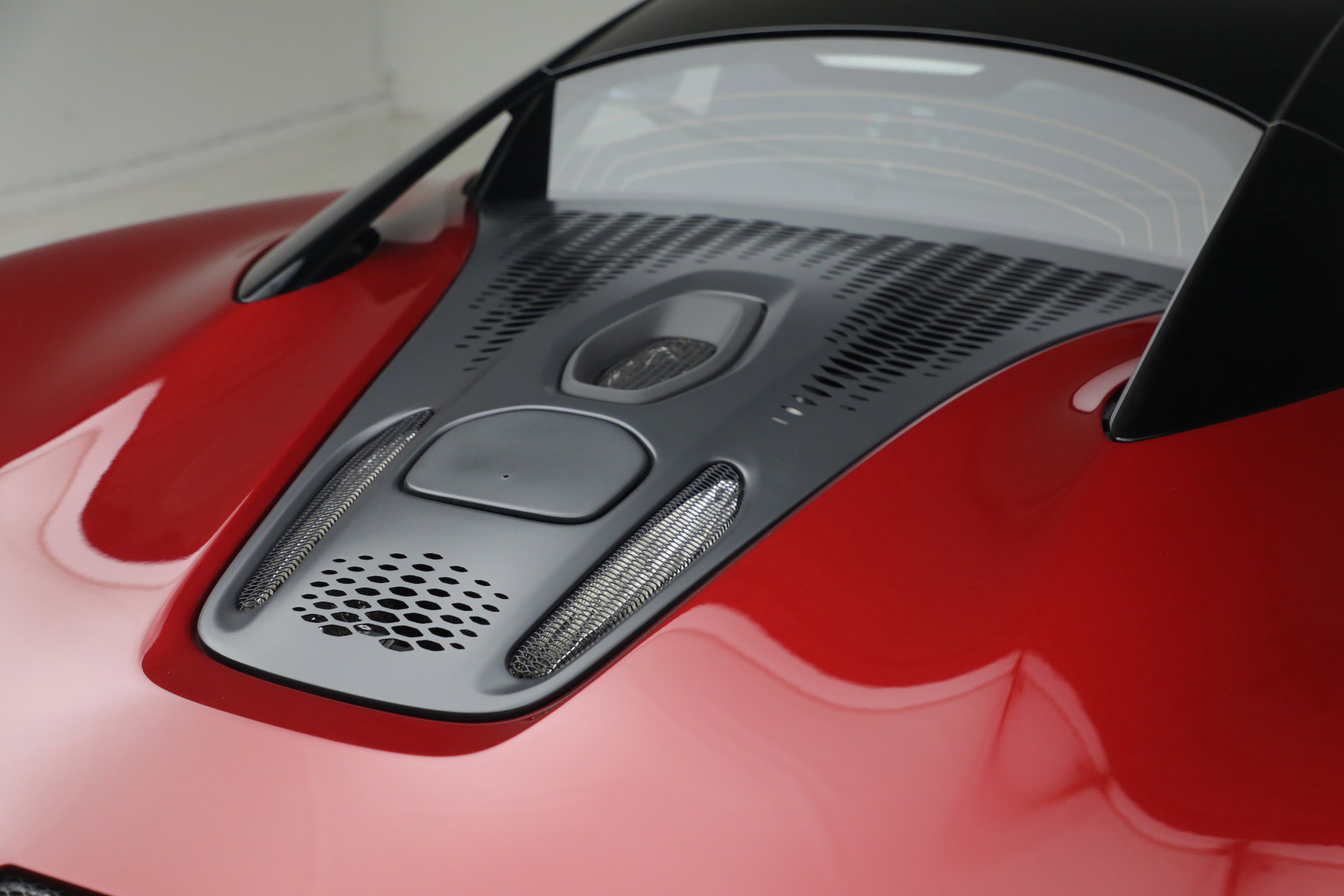 Used 2024 McLaren Artura RWD image 37