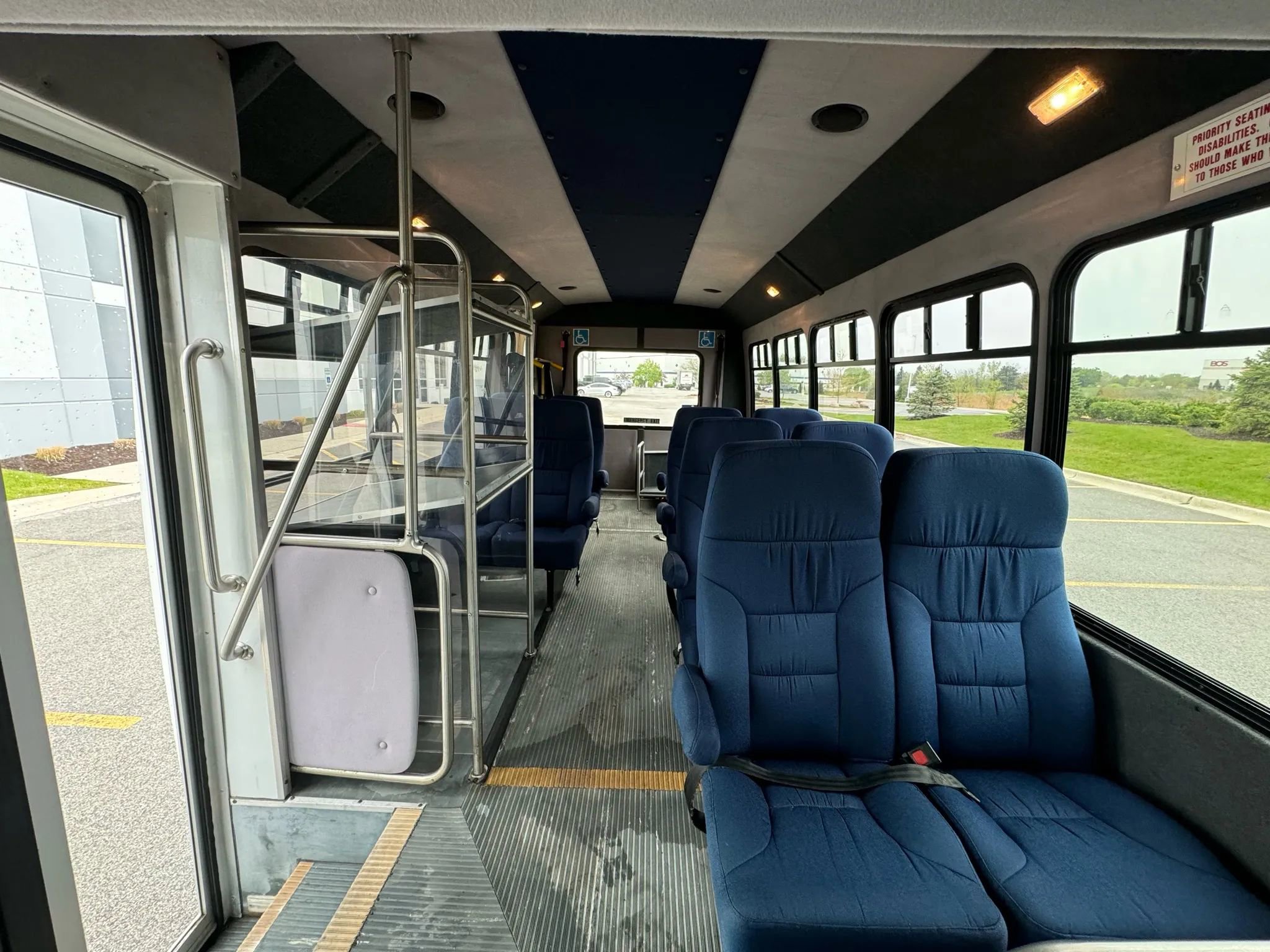 Used 2011 Ford E-450 and Econoline 450 Super Duty w/ Shuttle Bus Prep Pkg image 17