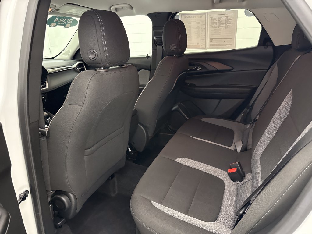 Used 2024 Chevrolet TrailBlazer LT w/ LT Cold Weather Package AWD/4WD image 21