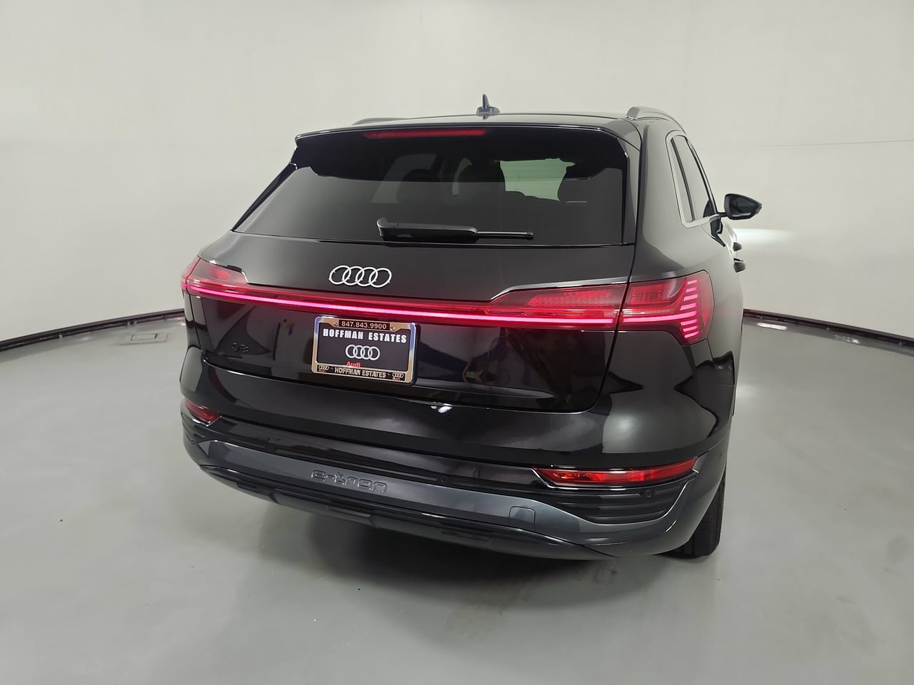 Used 2024 Audi Q8 e-tron Premium Plus AWD/4WD image 7
