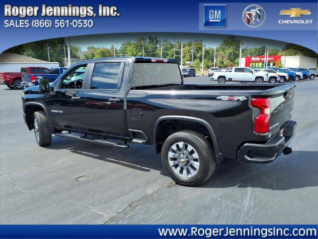Used 2023 Chevrolet Silverado 2500 Custom w/ Custom Value Package image 3