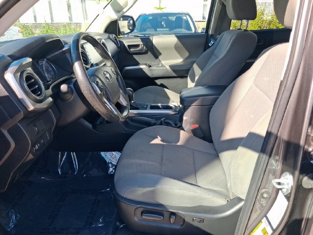 Used 2023 Toyota Tacoma SR5 RWD image 11