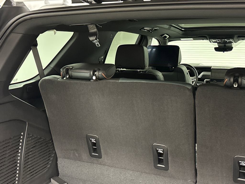 New 2026 GMC Yukon AT4 image 18