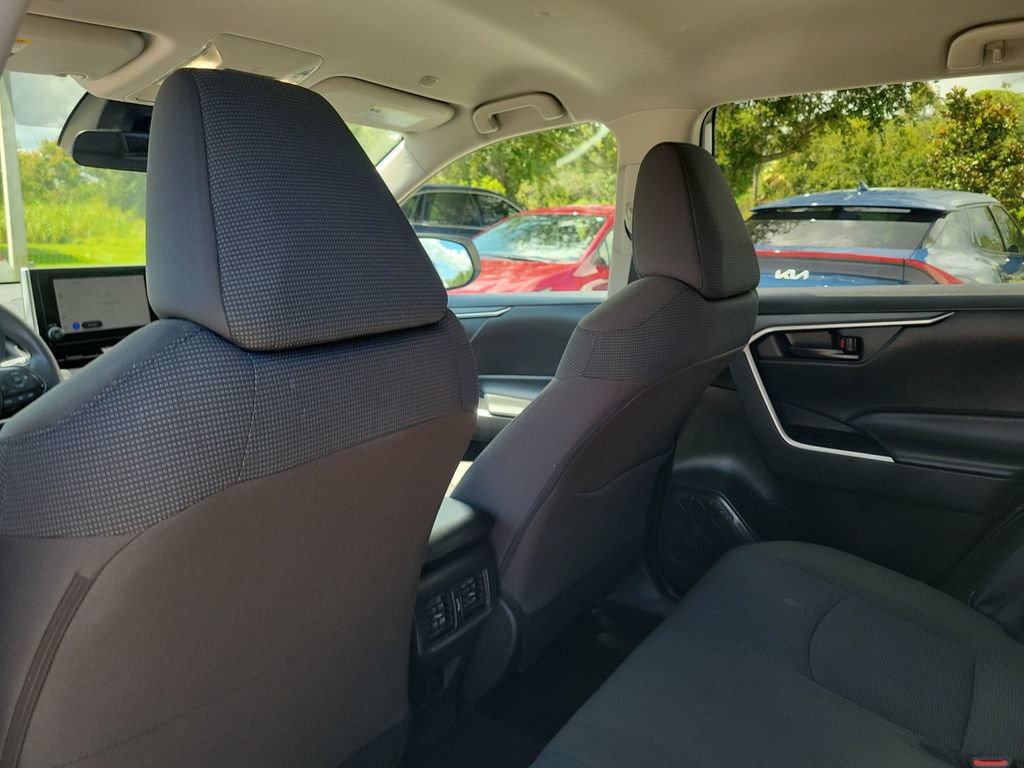 Certified 2025 Toyota RAV4 LE AWD/4WD image 25