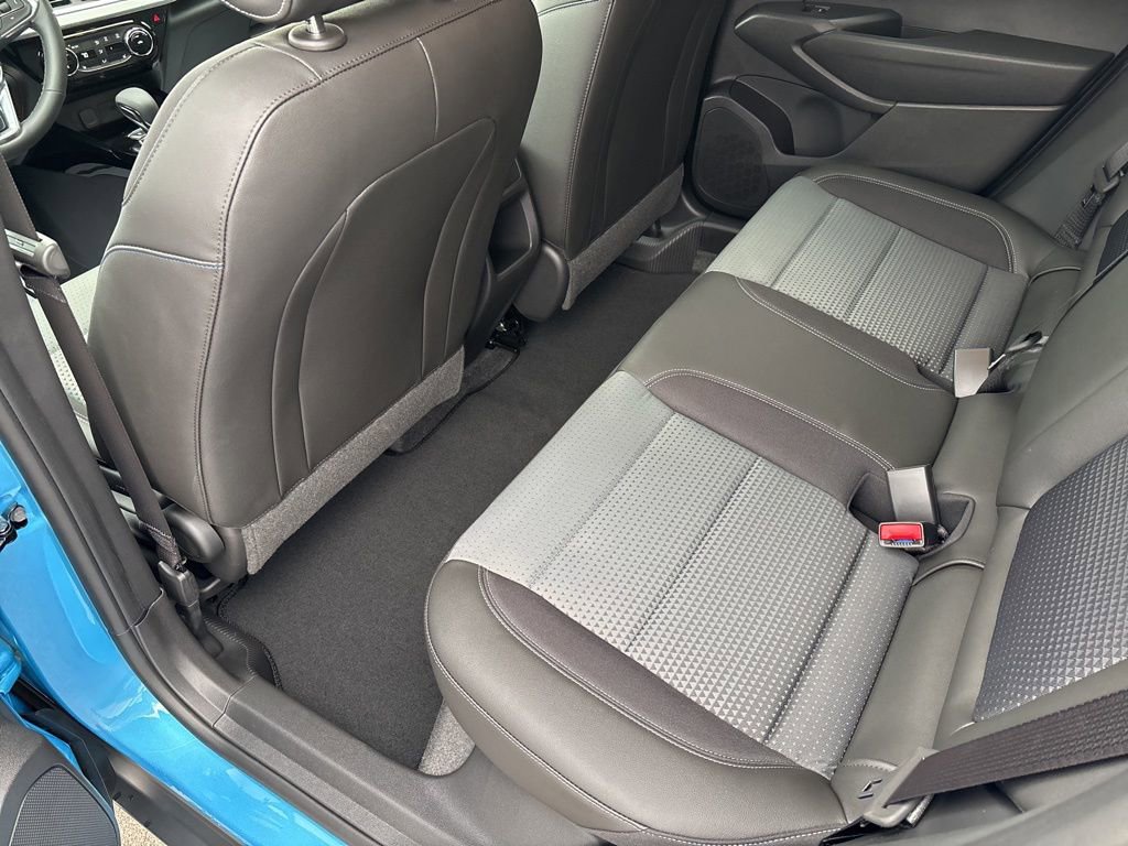 New 2026 Chevrolet Trax LT w/ Sunroof Package FWD image 9