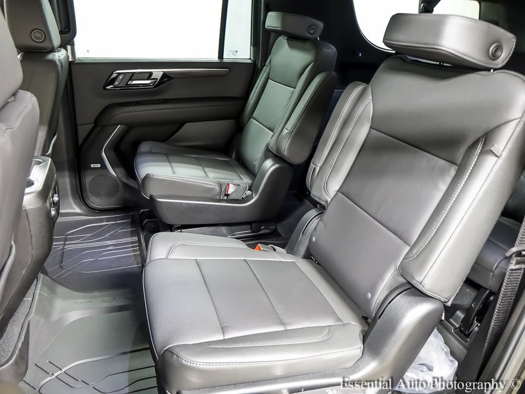 New 2026 Chevrolet Suburban LT w/ Comfort Package AWD/4WD image 10