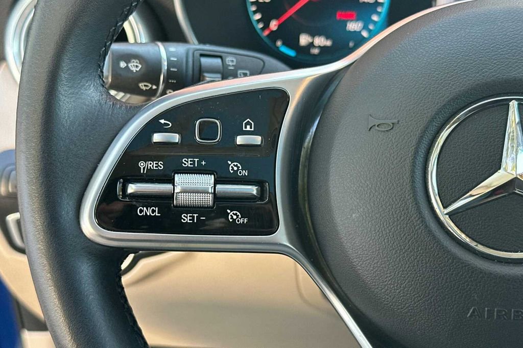 Certified 2022 Mercedes-Benz GLC 300 image 29