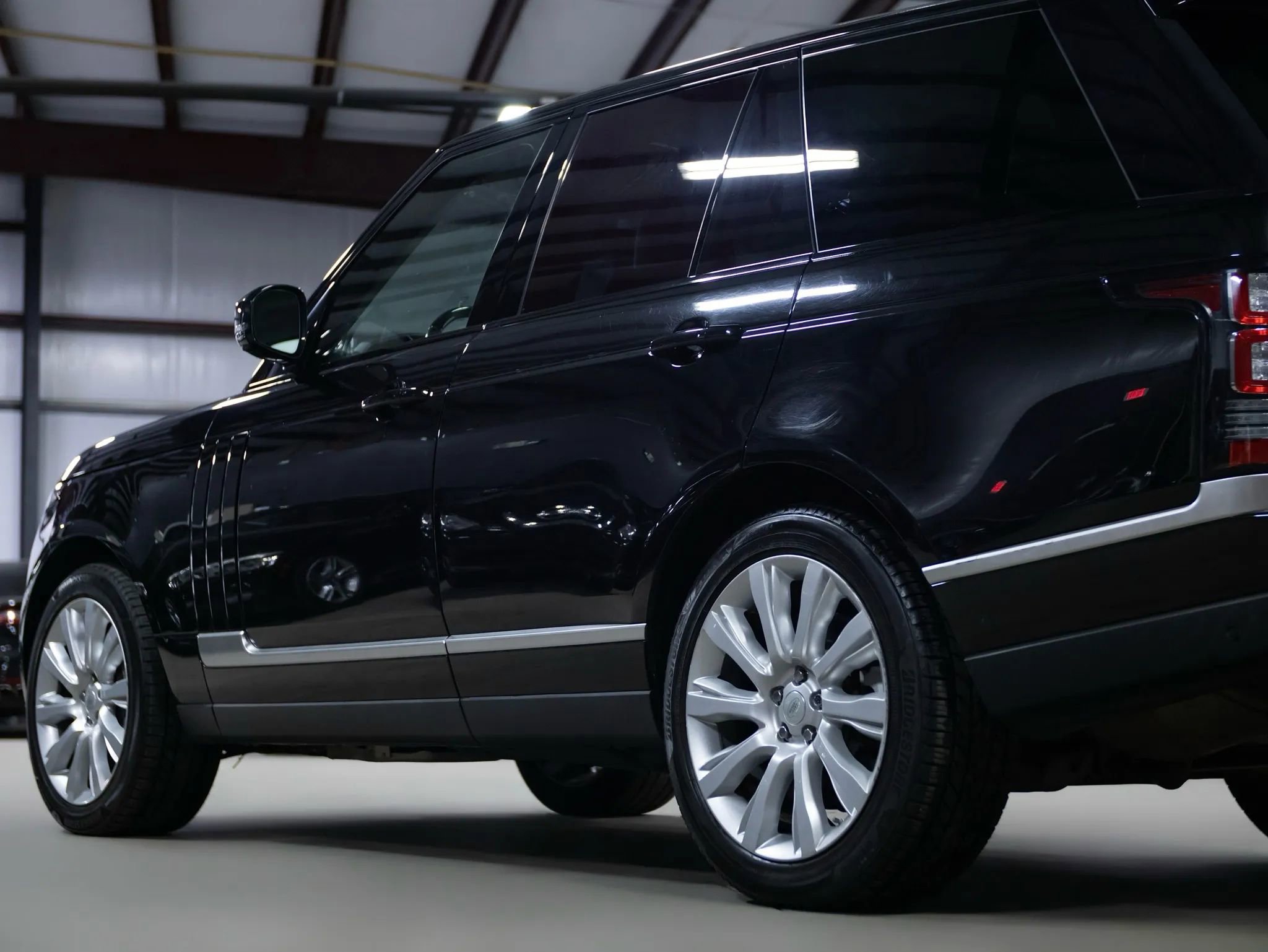 Used 2015 Land Rover Range Rover Supercharged image 14