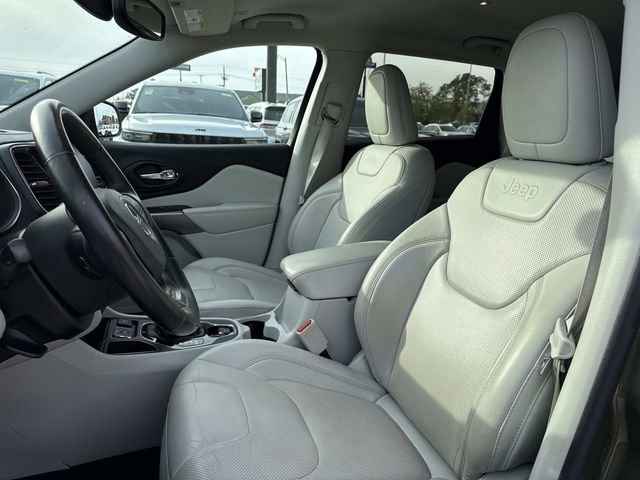 Used 2019 Jeep Cherokee Limited image 19