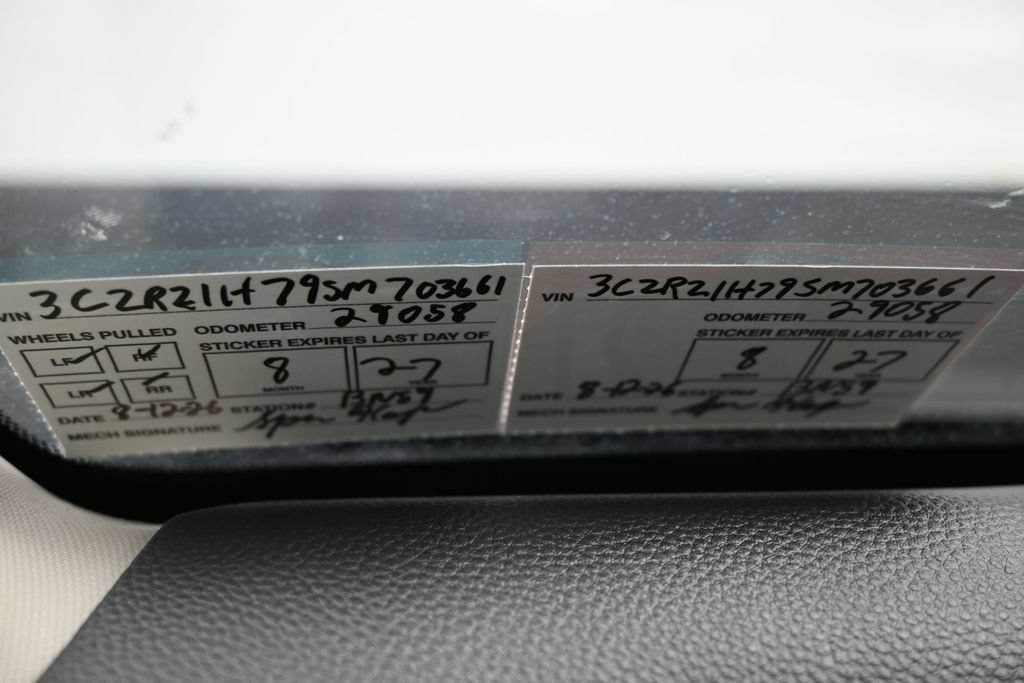 Used 2025 Honda HR-V EX-L image 4