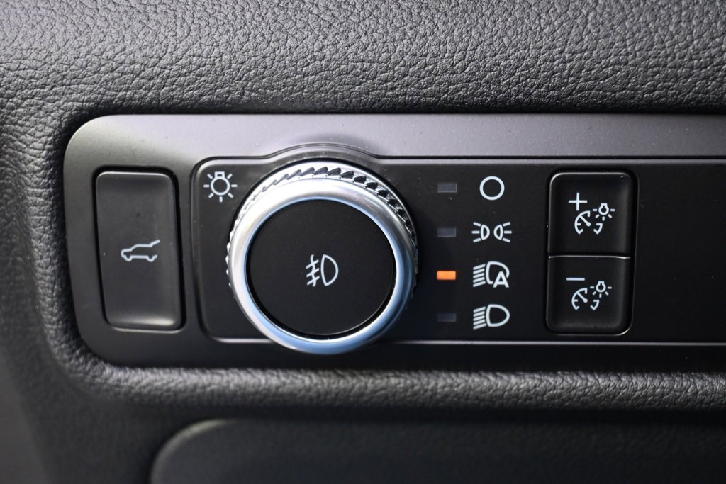 Used 2023 Ford Explorer XLT w/ Equipment Group 202A image 24