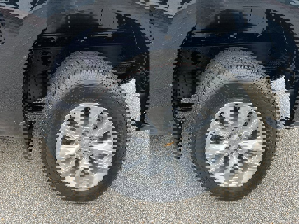 New 2025 Chevrolet Silverado 1500 Custom image 9
