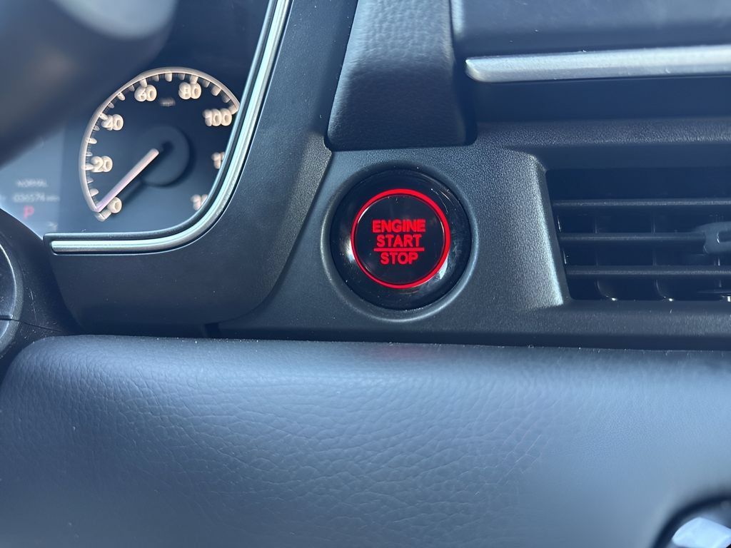 Used 2025 Honda Pilot Sport image 21