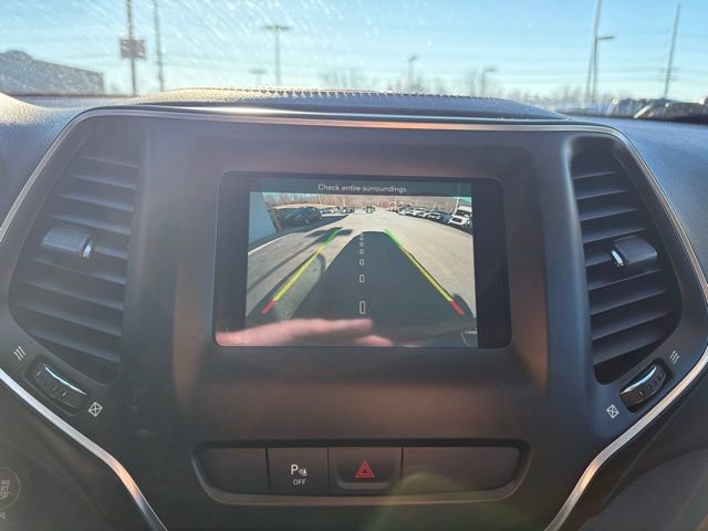 Used 2020 Jeep Cherokee Latitude Plus w/ Cold Weather Group image 5