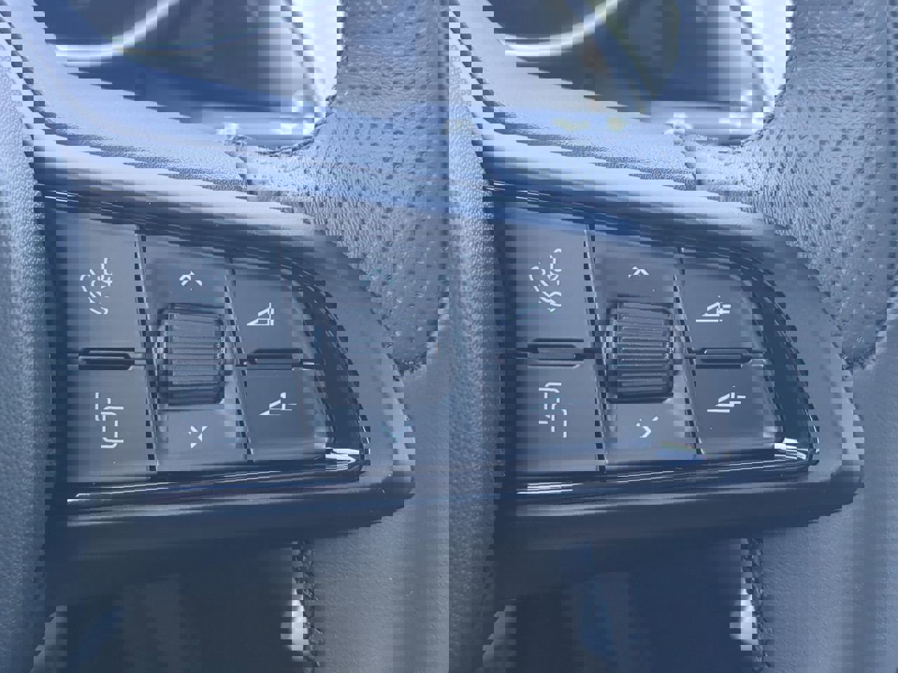 New 2025 Alfa Romeo Giulia w/ Driving Assist Package image 24