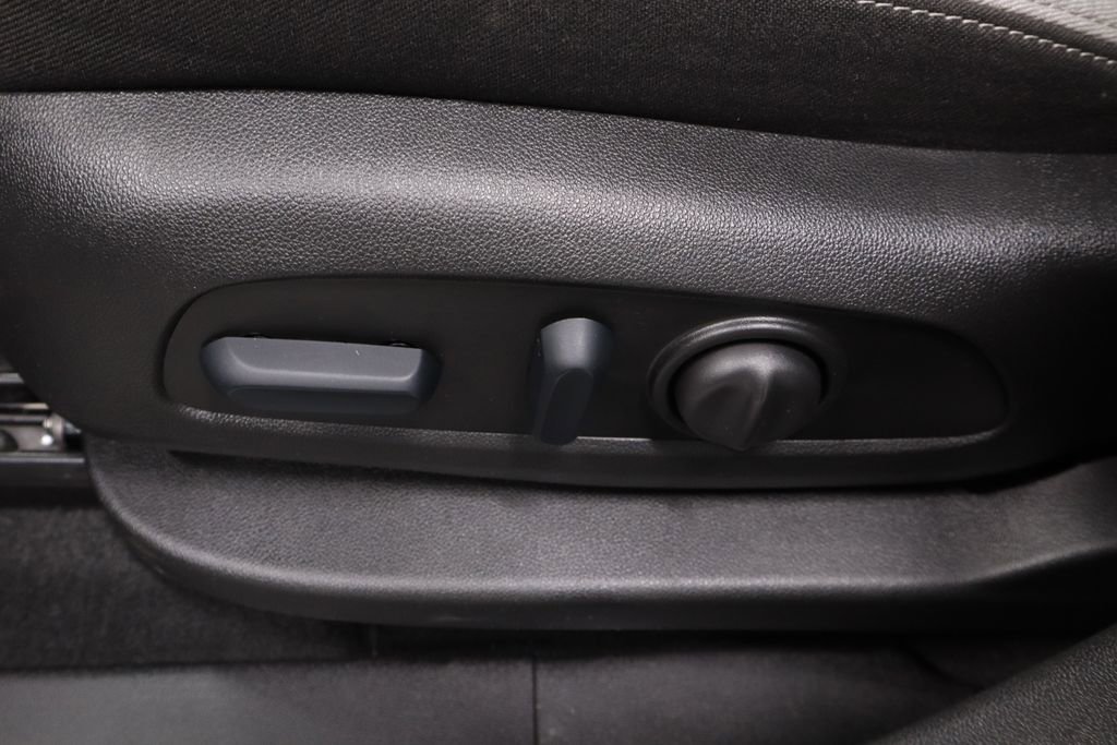 Used 2024 Chevrolet Equinox LS w/ LS Convenience Package image 23