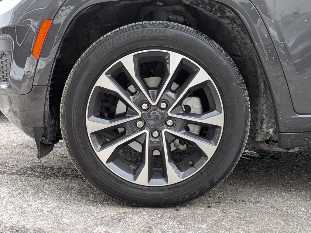 Used 2023 Jeep Grand Cherokee Overland image 32
