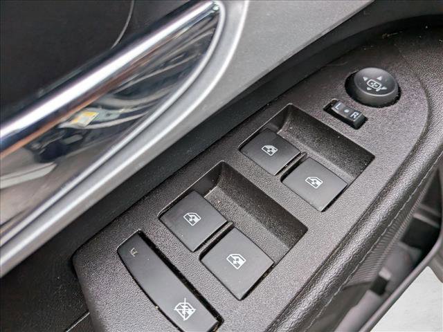 Used 2017 Chevrolet Equinox LT w/ Convenience Package FWD image 11