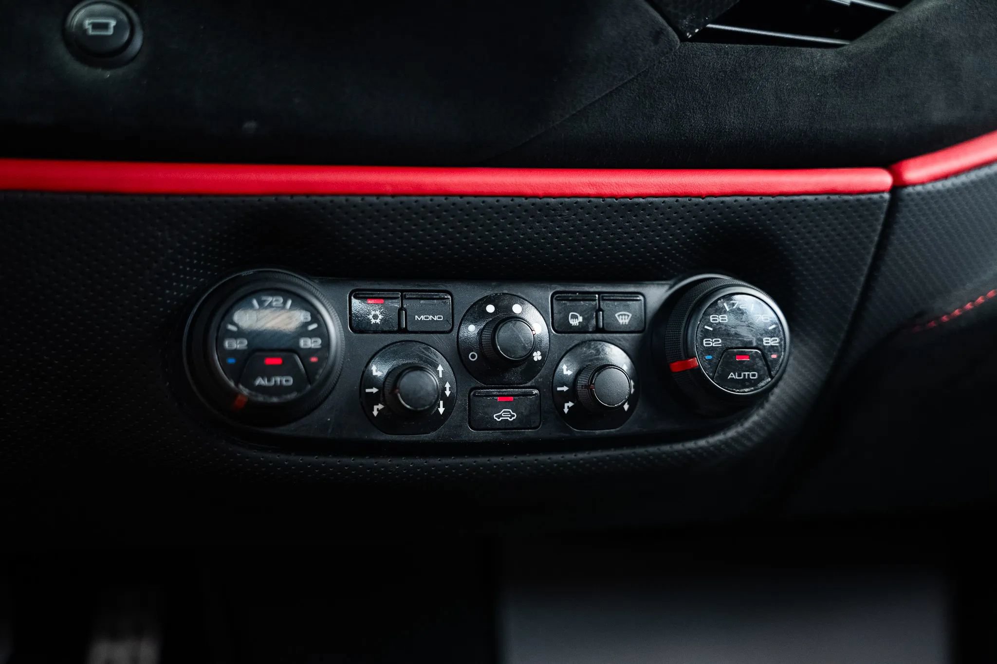 Used 2020 Ferrari 488 Pista Coupe RWD image 31