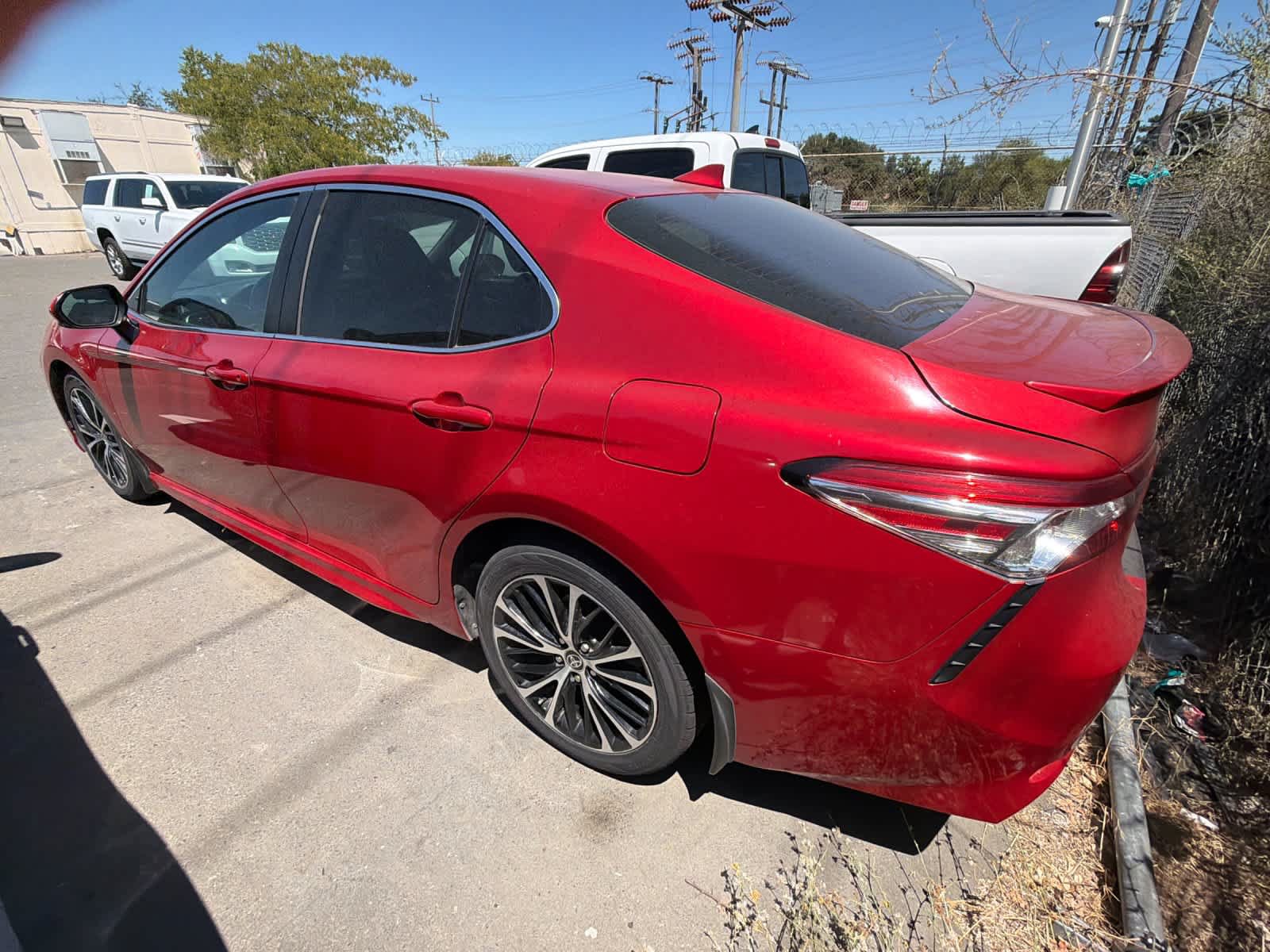 Used 2020 Toyota Camry SE w/ Convenience Package FWD image 12