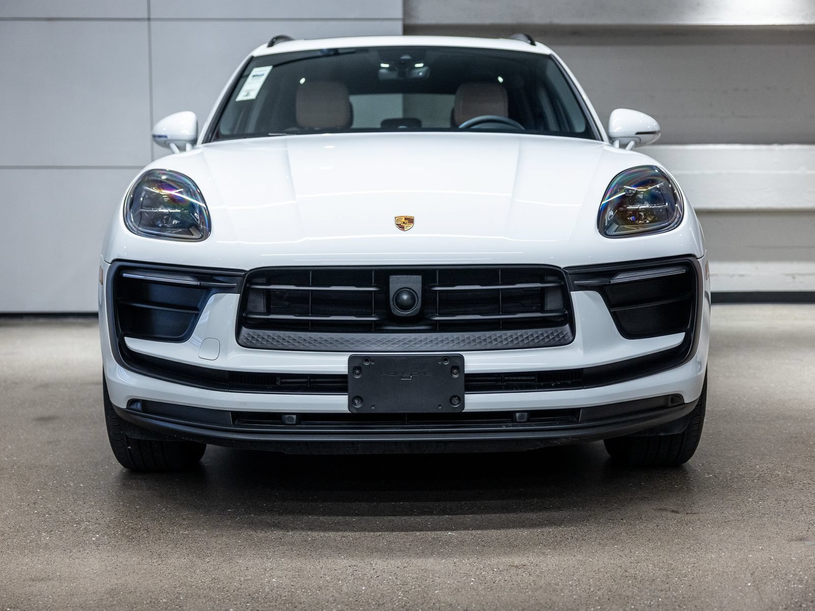 Certified 2024 Porsche Macan AWD/4WD image 10